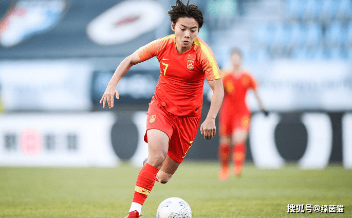 女子足球聚焦走红,实力派球员纷纷亮相 女子足球聚焦走红,实力派球员纷纷亮相