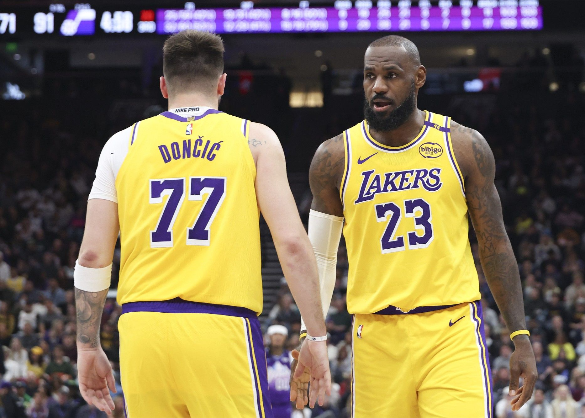 詹姆斯加盟湖人队，掀起篮球界巨大震动