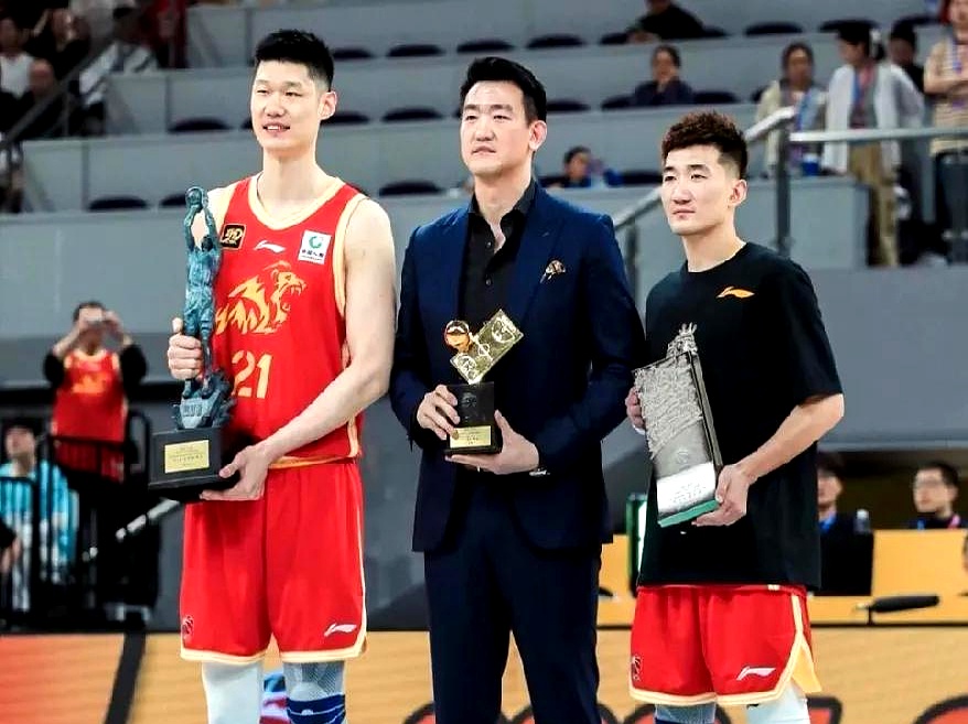 高唐男篮迎来胜利，锁定季后赛资格