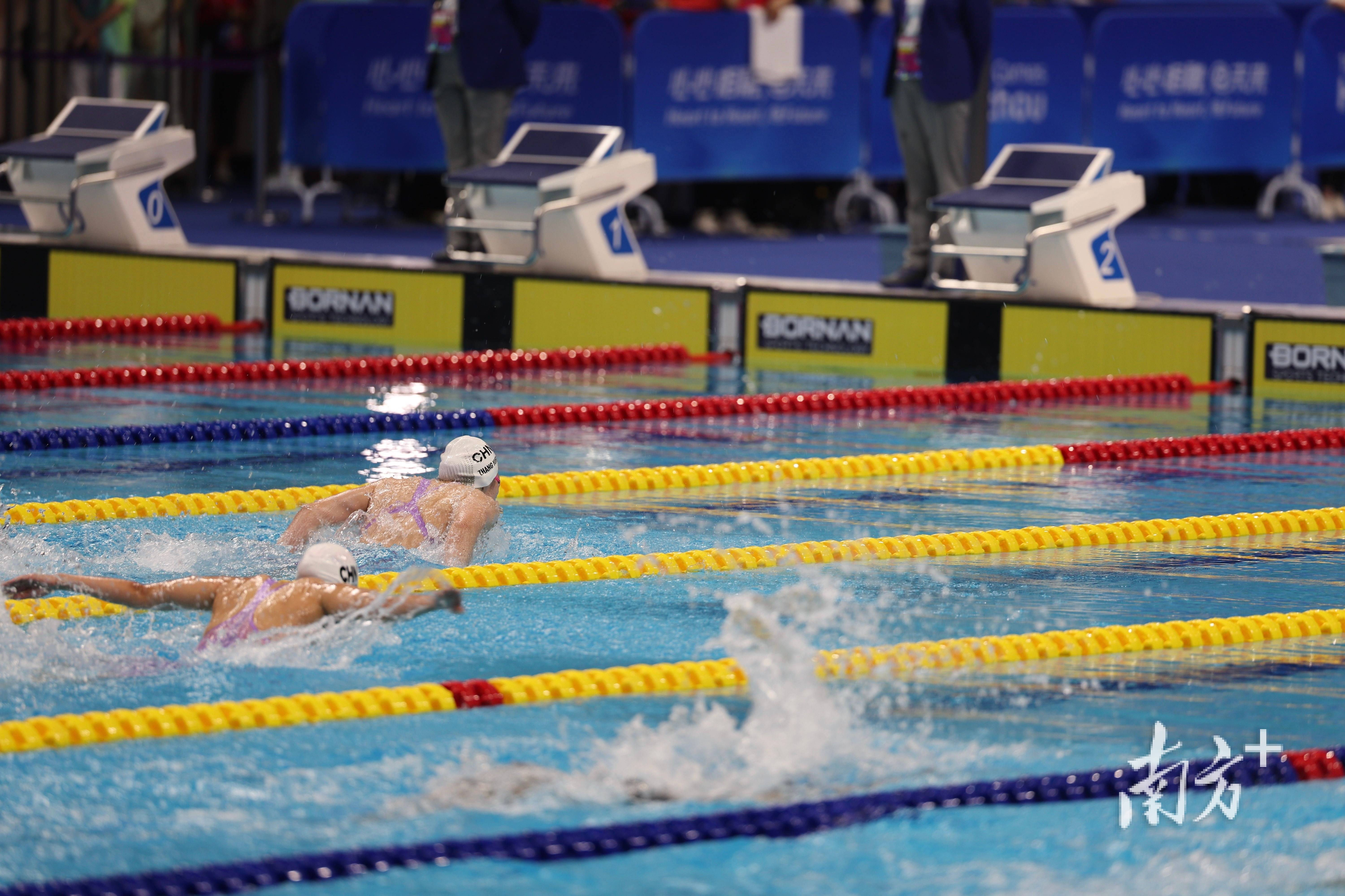 开云体育-包含游泳比赛精彩纷呈，选手们展现实力的词条