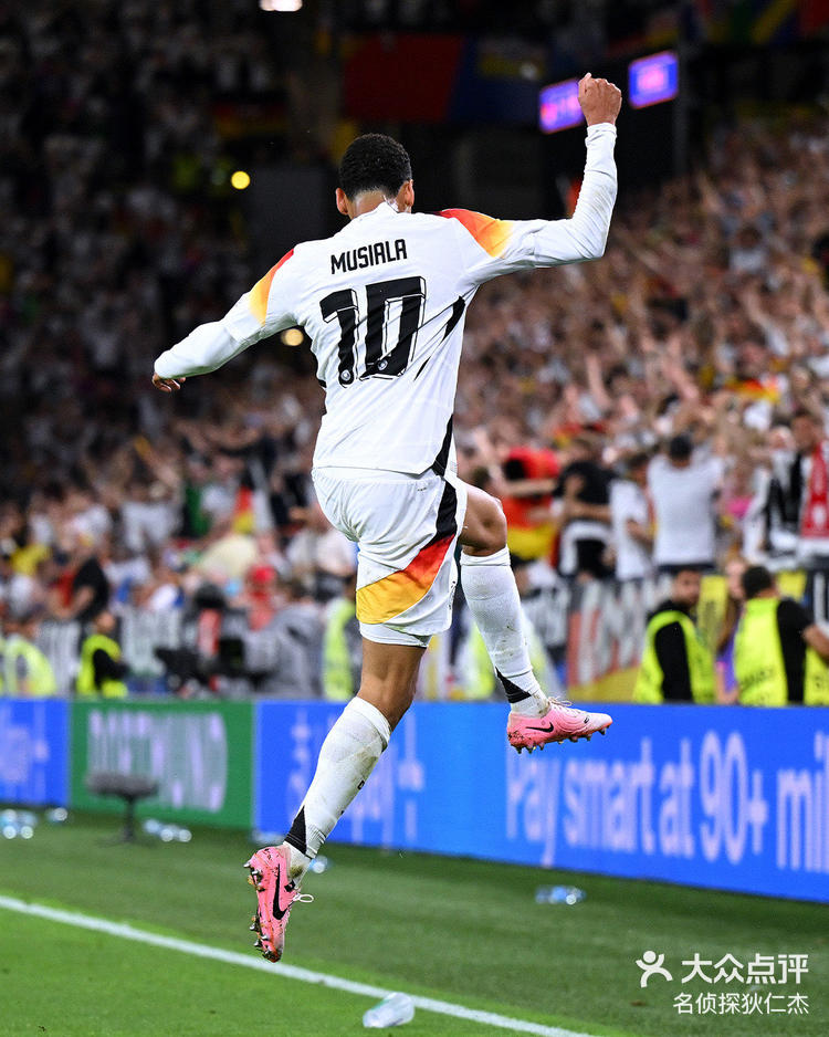 德国队在比赛中表现出色,成功晋级下一阶段 德国队在比赛中表现出色,成功晋级下一阶段