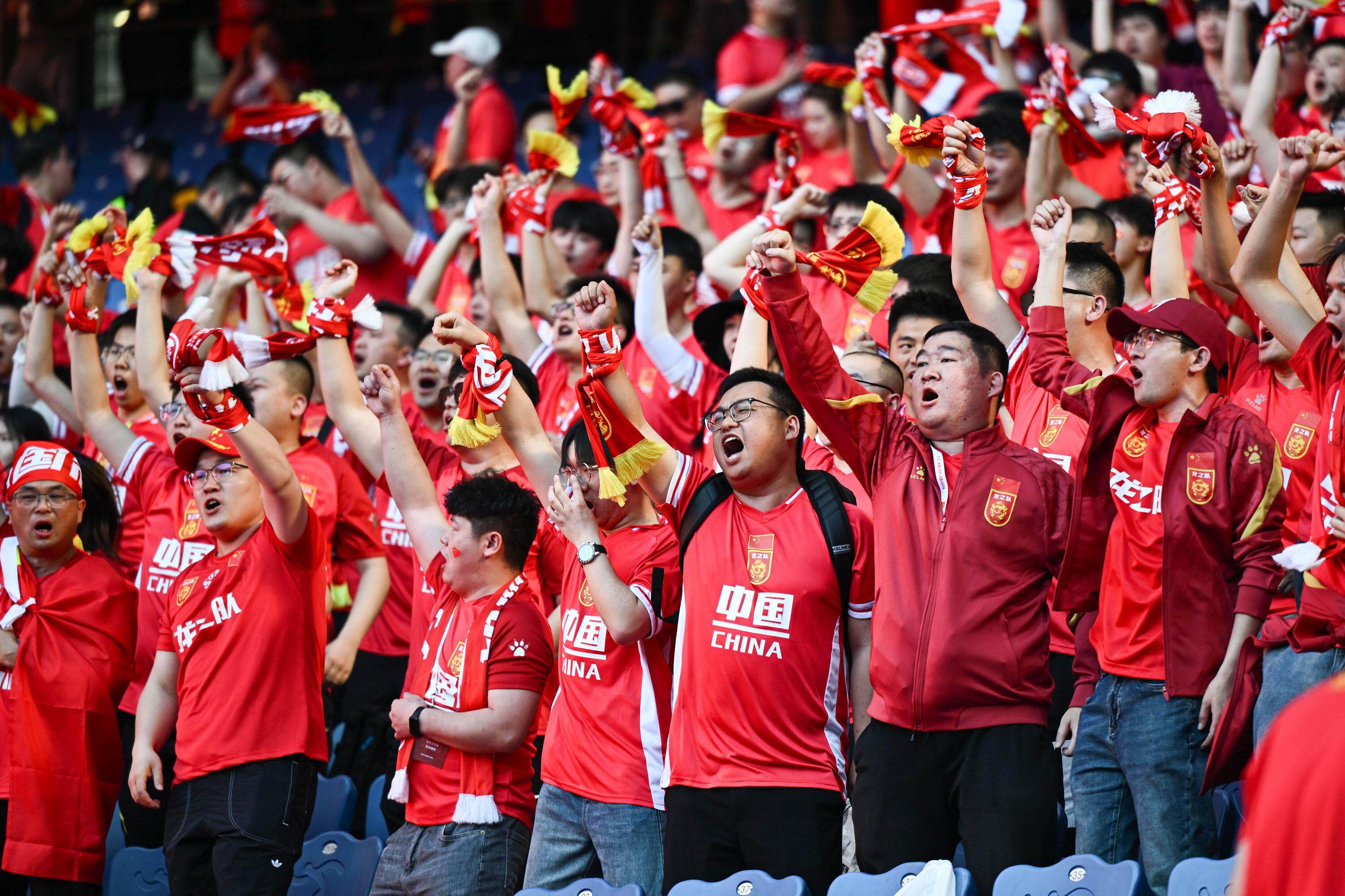 开云体育登录-传奇诞生！中国足球队征服国际舞台