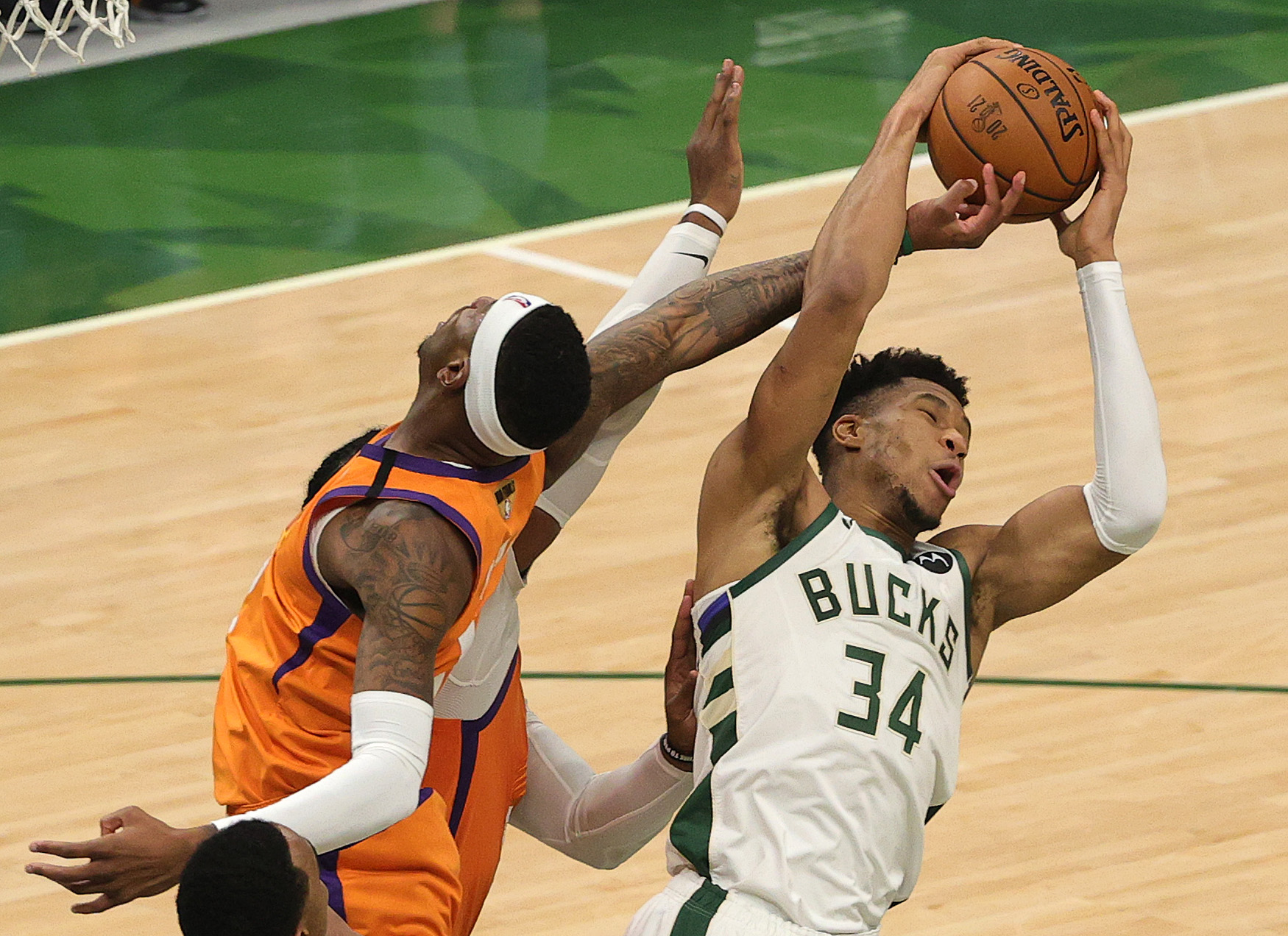 关于雄鹿遭遇逆转,Raptors晋级总决赛!的信息 关于雄鹿遭遇逆转,Raptors晋级总决赛!的信息