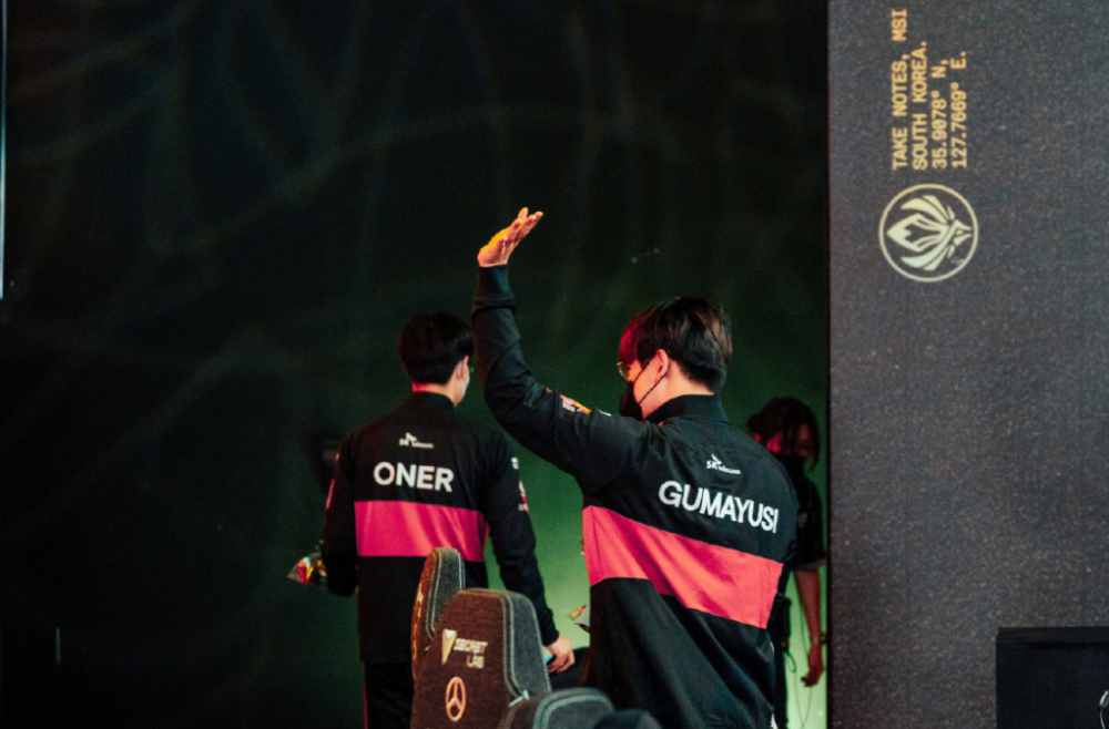 开云体育官网-包含SHR轻取C9，Keria线上压制力十足顶尖较量全球总决赛，成为赛场最大亮点的词条