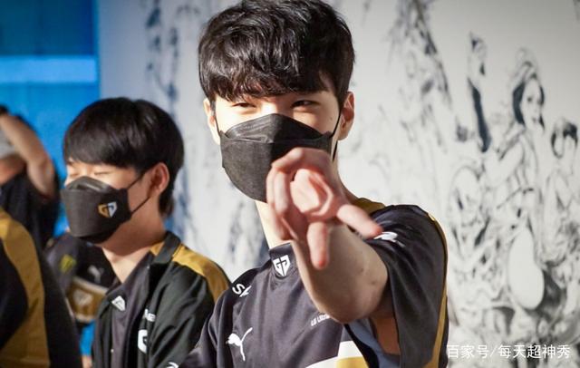 BRO力克C9,Ruler拿下关键大龙宿敌对决2025世界赛,成为赛场最大亮点 BRO力克C9,Ruler拿下关键大龙宿敌对决2025世界赛,成为赛场最大亮点